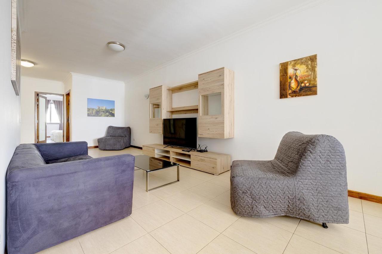Modern 3 Bedroom Apartment In Central Sliema Bagian luar foto