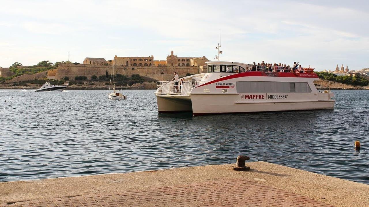Modern 3 Bedroom Apartment In Central Sliema Bagian luar foto